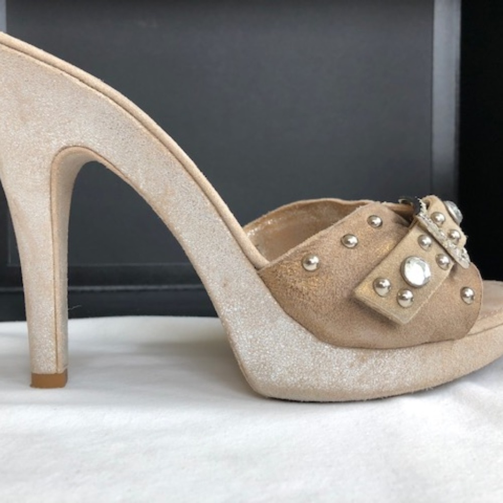 Donald Pliner Studded Suede Sandal
